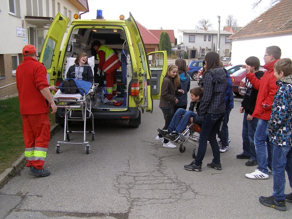 Kurz první pomoci - sanitka