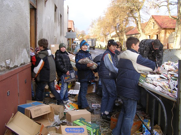 Sběr papíru 2011